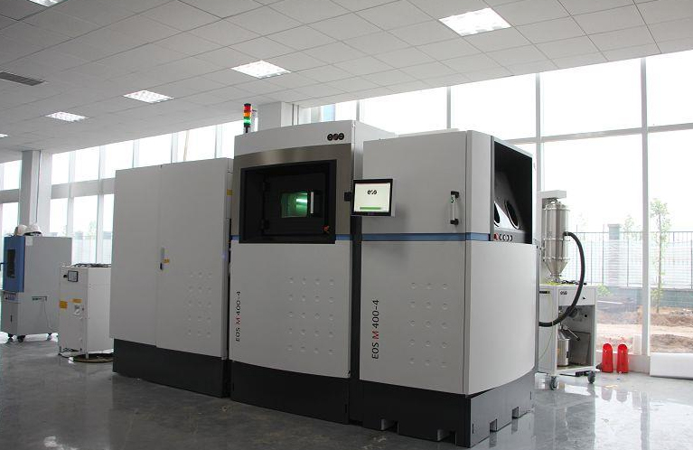 激光選區(qū)熔化設(shè)備加工鈦合金構(gòu)件場(chǎng)景